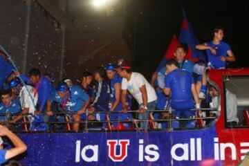 La celebración siguió por largo rato, para posteriormente trasladarse a las afueras del Estadio Nacional.