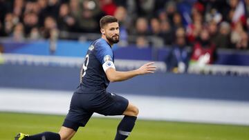 France's Olivier Giroud reacts after he missed a chance to score, during the Euro 2020 group H qualifying soccer match between France and Moldova at the Stade de France stadium, in Saint Denis, north of Paris, Thursday, Nov. 14, 2019. (AP Photo/Franc