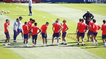 El Atl&eacute;tico, durante el entrenamiento de hoy.