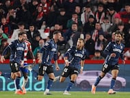 El Ceuta festeja el gol ce Cristian en Granada.