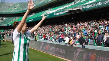 Jugadora del Betis y afici&oacute;n en el Benito Villamar&iacute;n. 