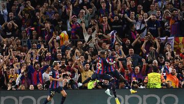 1-0. Ousmane Dembélé celebra el primer gol con Raphinha.