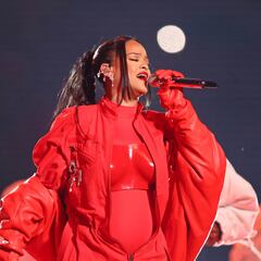 The story behind how Rihanna rented an Arizona man’s house for the Super Bowl