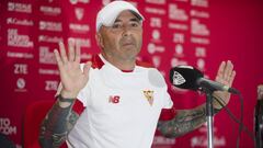 Sampaoli tendrá que pagar de su bolsillo para salir de Sevilla