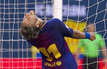 En plena polémica por su posible salida rumbo al PSG, Neymar dio un recital en Nueva York durante el Barcelona vs Juventus de la International Champions Cup, el torneo de pretemporada para los grandes equipos de Europa. El brasileño anotó dos golazos en la primera mitad para que los blaugranas derrotaran 2-1 a la ‘Vecchia Signora’ ante 81,000 aficionados. El partido también marcó el estreno de la era de Ernesto Valverde al frente del club.