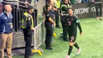 La nueva polémica de Messi; Confronta a un fan de Cristiano Ronaldo tras perder en Concachampions