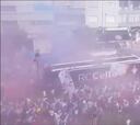 El espectacular recibimiento de la afición al autobús del Celta