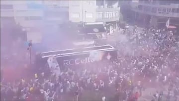 El espectacular recibimiento de la afición al autobús del Celta