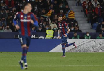 Morales anot¨® el 1-0 de penalti.