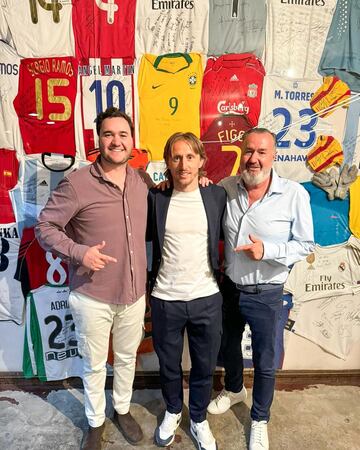 Rafa Nadal, Vinicius, Rodrigo, Alejandro Sanz... cenan junto a otros famosos