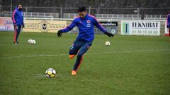 A un grado bajo cero, se entrenó la Selección Colombia en Francia
