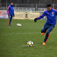A un grado bajo cero, se entrenó la Selección Colombia en Francia