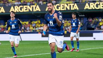 Borja Iglesias celebra su gol ante el Villarreal.