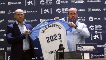 Manolo Gaspar y José Alberto, durante la presentación del técnico asturiano.