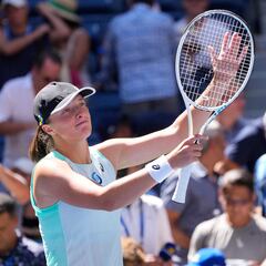 Swiatek hace los deberes con solvencia ante Stephens