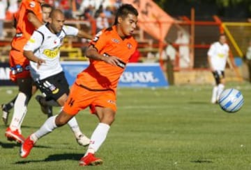 El delantero se cansó de hacer goles en Cobreloa y llegó a la U como una apuesta. Se transformó en goleador y figura del equipo de Sampaoli.