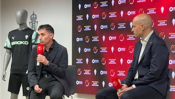 09-04-25. ASIER GARITANO, JUNTO AL PRESIDENTE EJECUTIVO DAVID GUERRA, EN LA PRESENTACIÓN COMO ENTRENADOR DEL SPORTING