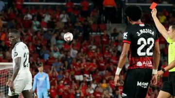 Mendy, jugador del Real Madrid, expulsado en Son Moix en la jornada 1 en partido contra el Mallorca.