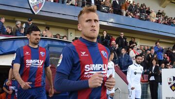 Samu Saiz tira del carro de los sueños del Huesca