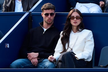 Javi Puado, futbolista español que juega como delantero para el R. C. D. Espanyol, junto a su pareja sentimental.