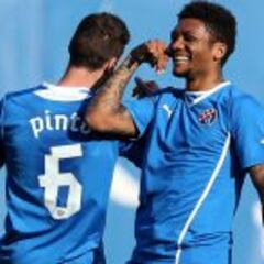 Junior Fernandes debutó con un gol en Champions League