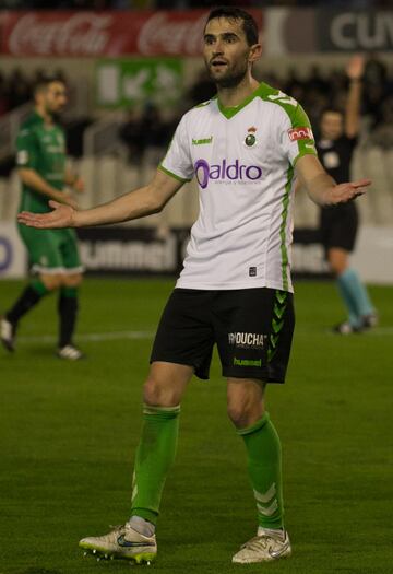 Jugó con el Racing de Santander dos temporadas 05/06 y 06/07