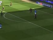 Se barrió y terminó mal: el autogol de Sierralta en Inglaterra