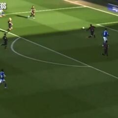 Se barrió y terminó mal: el autogol de Sierralta en Inglaterra