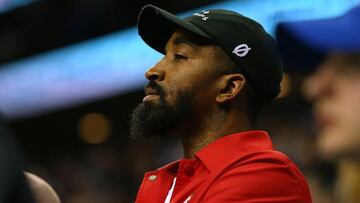 Smith, quien jugó 16 campañas en la NBA, aseguró que los deportistas prefieren desperdiciar dinero y no desean apoyar a sus comunidades.