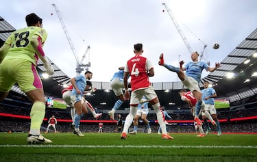 What tiebreaker is used if teams finish level on points in the Premier League?