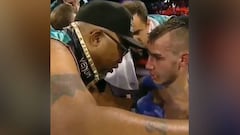 Momento en el que entrenador de Dadashev le suplica que abandone