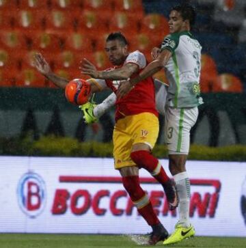 El campeón fue frágil en defensa y en el juego aéreo y cayó en Medellín.