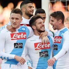 Mertens avisa al Madrid: cuatro goles y hat-trick en media hora