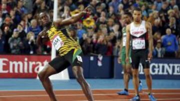 Usain Bolt celebra la victoria consegida por Jamaica en la final de 4x100 de los Commonwealth Games. 