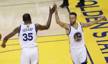 Las mejores imágenes del 2-0 de los Warriors