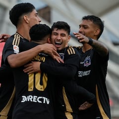 “No es fácil adaptarse rápido... Colo Colo tiene potencial para jugar mucho mejor”