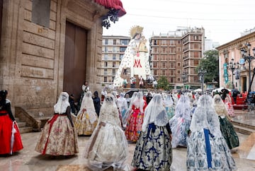 Este mircoles, 19 de marzo y da de San Jos, se celebrar el emocionante "Da de la Crem" en las Fallas de Valencia, donde ms de 700 monumentos que los artistas falleros han levantado por toda la ciudad ardern en un espectculo impresionante. Marcando el broche de oro de la fiesta ms emblemtica de Valencia y una de las ms multitudinarias de toda Espa?a. La noche se iluminar con fuegos artificiales.