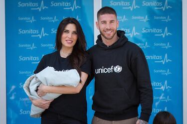 Pilar Rubio y Alejandro abandonan el hospital junto a Ramos y sus dos otros hijos