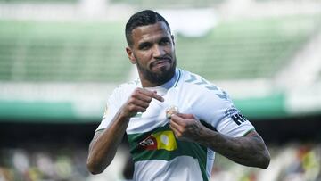 Celebración del gol del Elche.