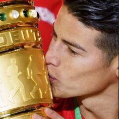 James celebra el título de la Copa de Alemania