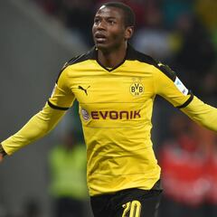 Dortmund recibe una oferta millonaria de China por Ramos