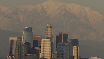 According to an analysis by The Guardian, California has the two cities with the worst air quality in the entire United States. Which two made the list?