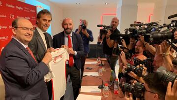 Julen Lopetegui en su presentación con el Sevilla