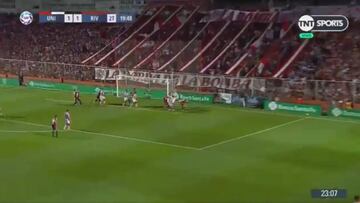 ¡Ni el lo podía creer! El gol de Rojas para River contra Unión a la salida de un corner