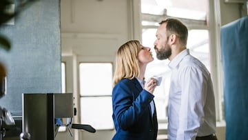 La Corte Suprema lo confirma: estos son los límites a las relaciones amorosas en el trabajo