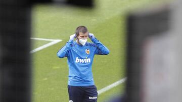 10/05/20  COVID19 CORONAVIRUS  
 ENTRENAMIENTO DEL VALENCIA CF
 ALBERT CELADES
 
 
 
 