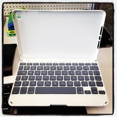 Apple trabaja en un teclado para iPad con ratón incorporado