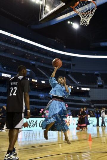 Excelente acogida para la NBA en Ciudad de México. Gran éxito antes, durante y después del partido en el primer partido oficial en suelo mexicano desde 1997. Howard, Harden, Wiggins... un día inolvidable para los aficionados mexicanos.
