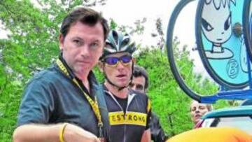 <b>ENTRENAMIENTO. </b>Johan Bruyneel y Lance Armstrong reconocieron el terreno de la contrarreloj ayer por la mañana.