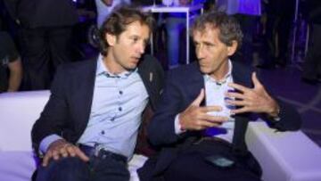 Jarno Trulli charla con Alain Prost, ambos ahora en la F&oacute;rmula E.